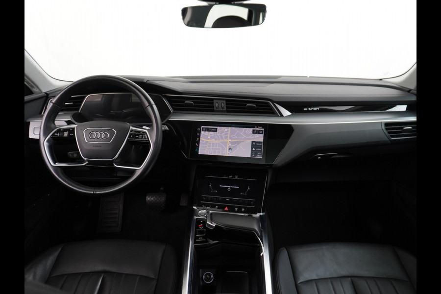 Audi e-tron 50 Quattro Launch Edition Plus 71kWh Navi Panoramadak Luchtvering Cruise control Adaptief PDC Stoelverwarming Parkeerhulp v/a/zi Led Lmv 20" Keyless-go Lichtpakket Dodehoekdetectie Regensensor Fase 3 laden