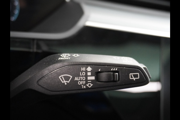 Audi e-tron 50 Quattro Launch Edition Plus 71kWh Navi Panoramadak Luchtvering Cruise control Adaptief PDC Stoelverwarming Parkeerhulp v/a/zi Led Lmv 20" Keyless-go Lichtpakket Dodehoekdetectie Regensensor Fase 3 laden