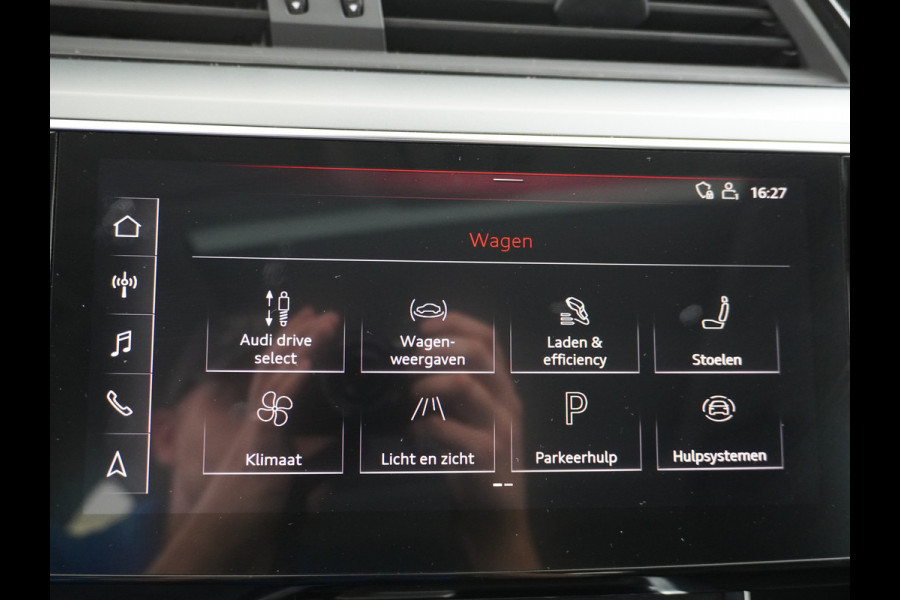 Audi e-tron 50 Quattro Launch Edition Plus 71kWh Navi Panoramadak Luchtvering Cruise control Adaptief PDC Stoelverwarming Parkeerhulp v/a/zi Led Lmv 20" Keyless-go Lichtpakket Dodehoekdetectie Regensensor Fase 3 laden