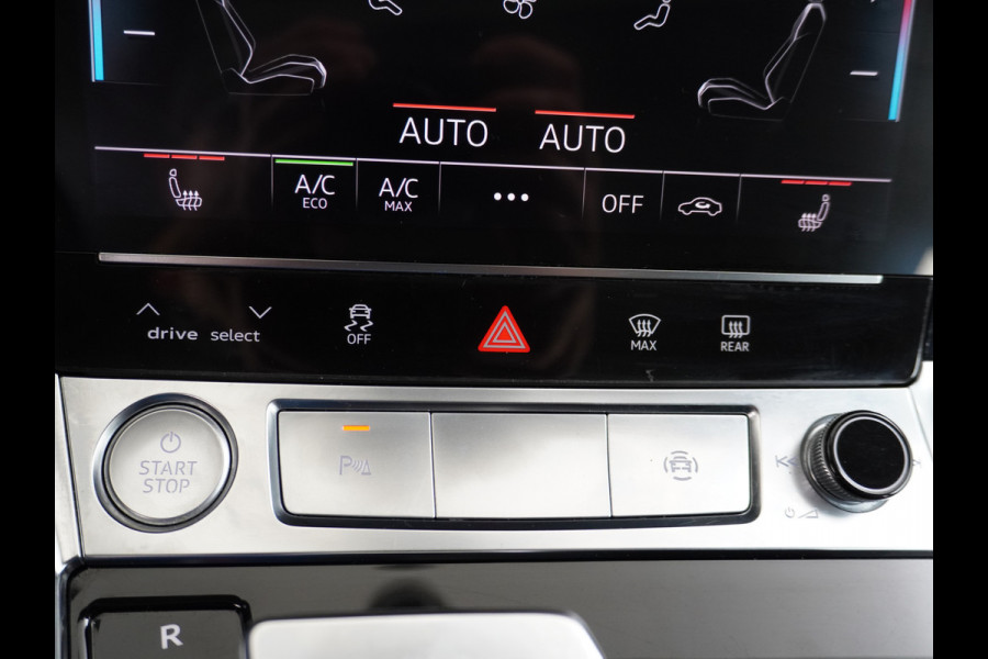 Audi e-tron 50 Quattro Launch Edition Plus 71kWh Navi Panoramadak Luchtvering Cruise control Adaptief PDC Stoelverwarming Parkeerhulp v/a/zi Led Lmv 20" Keyless-go Lichtpakket Dodehoekdetectie Regensensor Fase 3 laden