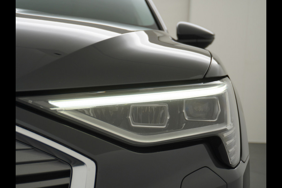 Audi e-tron 50 Quattro Launch Edition Plus 71kWh Navi Panoramadak Luchtvering Cruise control Adaptief PDC Stoelverwarming Parkeerhulp v/a/zi Led Lmv 20" Keyless-go Lichtpakket Dodehoekdetectie Regensensor Fase 3 laden