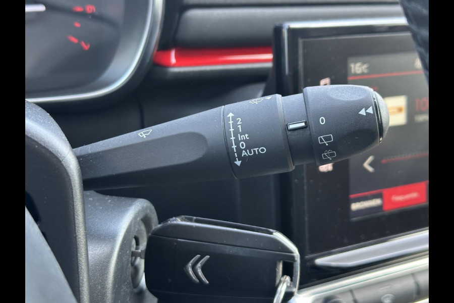 Citroën C3 1.2 PureTech S&S Shine 2e Eigenaar,Apple Carplay,Cruise,Clima,Trekhaak,Camera,Dealer Onderhouden,N.A.P,110pk,APK tot 03-2026