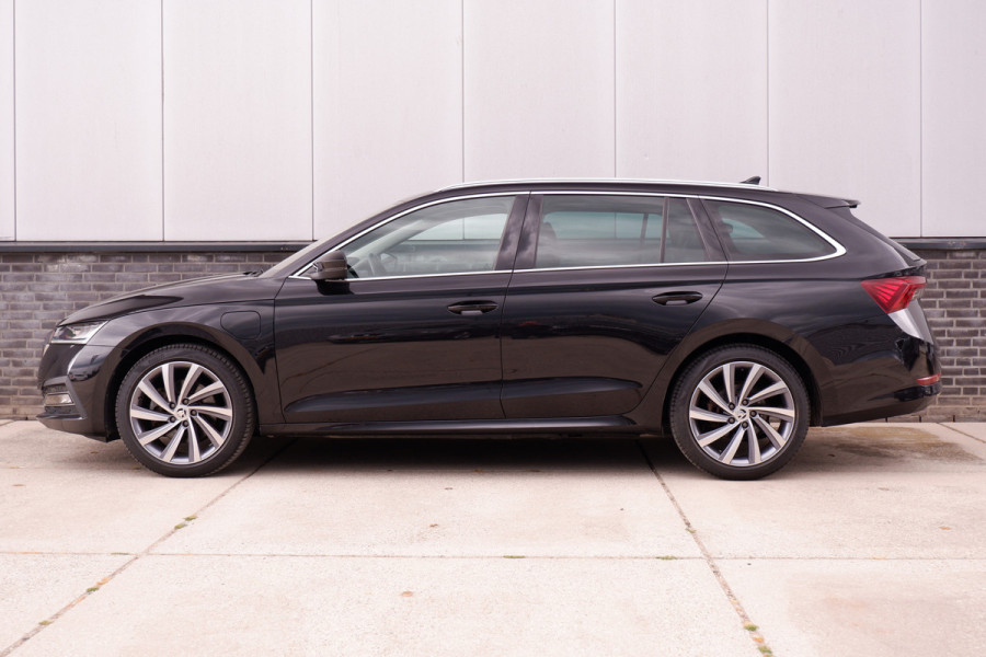 Škoda Octavia Combi 1.4 TSI iV PHEV Sportline Business | Head-Up | Carplay | LED | Sfeerverl. Camera | Memory
