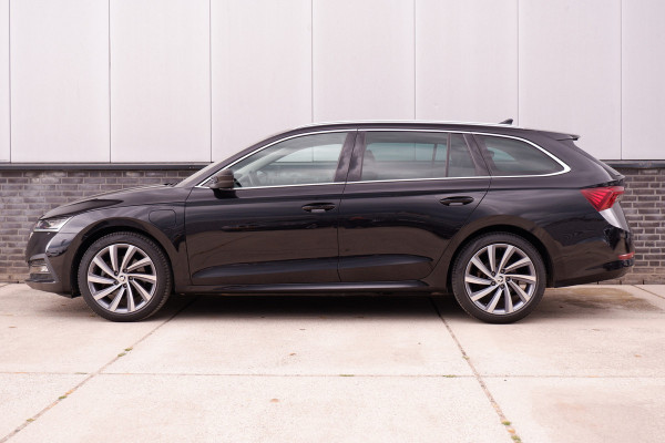 Škoda Octavia Combi 1.4 TSI iV PHEV Sportline Business | Head-Up | Carplay | LED | Sfeerverl. Camera | Memory