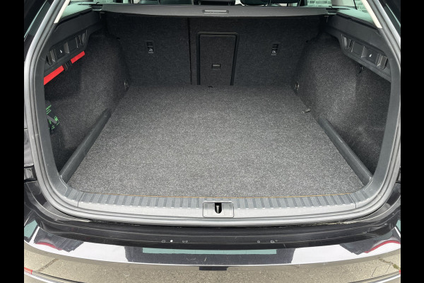 Škoda Octavia Combi 1.4 TSI iV PHEV Sportline Business | Head-Up | Carplay | LED | Sfeerverl. Camera | Memory