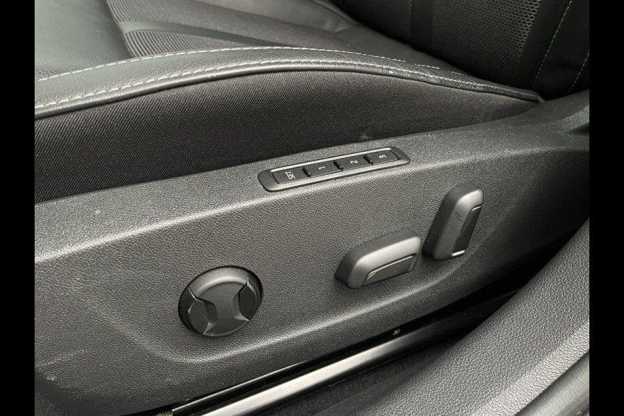Škoda Octavia Combi 1.4 TSI iV PHEV Sportline Business | Head-Up | Carplay | LED | Sfeerverl. Camera | Memory