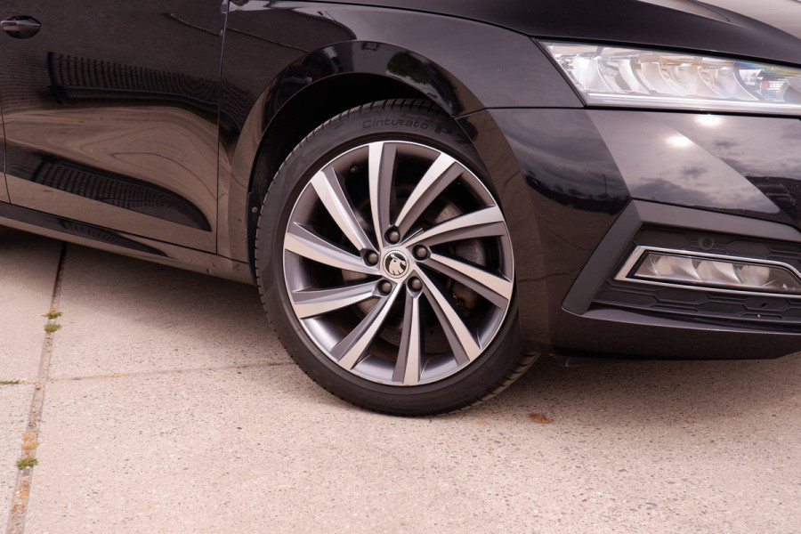 Škoda Octavia Combi 1.4 TSI iV PHEV Sportline Business | Head-Up | Carplay | LED | Sfeerverl. Camera | Memory