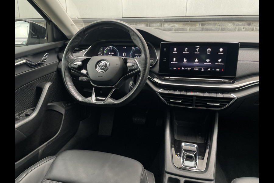 Škoda Octavia Combi 1.4 TSI iV PHEV Sportline Business | Head-Up | Carplay | LED | Sfeerverl. Camera | Memory
