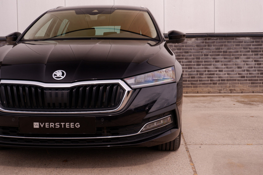 Škoda Octavia Combi 1.4 TSI iV PHEV Sportline Business | Head-Up | Carplay | LED | Sfeerverl. Camera | Memory