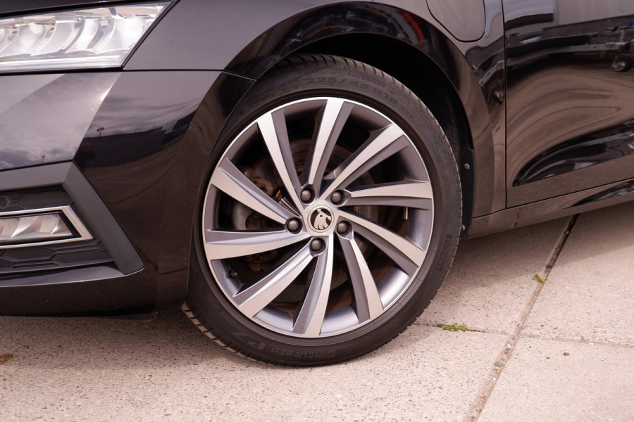 Škoda Octavia Combi 1.4 TSI iV PHEV Sportline Business | Head-Up | Carplay | LED | Sfeerverl. Camera | Memory