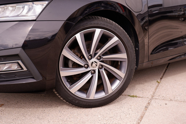Škoda Octavia Combi 1.4 TSI iV PHEV Sportline Business | Head-Up | Carplay | LED | Sfeerverl. Camera | Memory