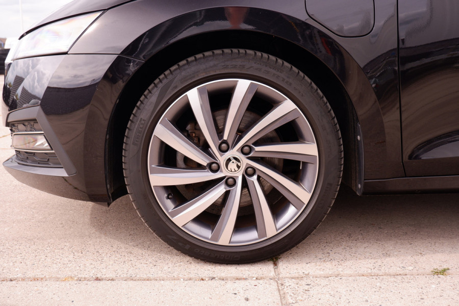Škoda Octavia Combi 1.4 TSI iV PHEV Sportline Business | Head-Up | Carplay | LED | Sfeerverl. Camera | Memory