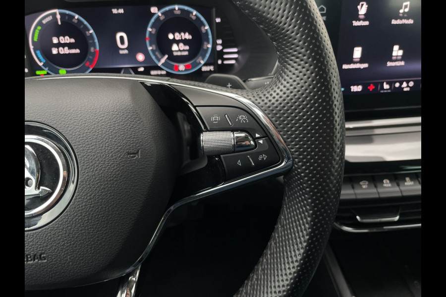 Škoda Octavia Combi 1.4 TSI iV PHEV Sportline Business | Head-Up | Carplay | LED | Sfeerverl. Camera | Memory