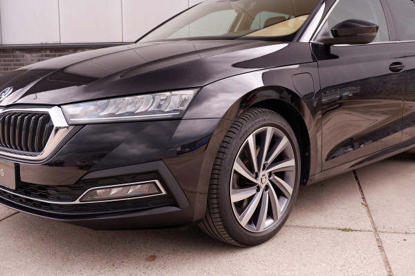 Škoda Octavia Combi 1.4 TSI iV PHEV Sportline Business | Head-Up | Carplay | LED | Sfeerverl. Camera | Memory
