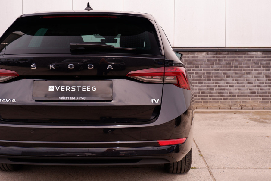 Škoda Octavia Combi 1.4 TSI iV PHEV Sportline Business | Head-Up | Carplay | LED | Sfeerverl. Camera | Memory