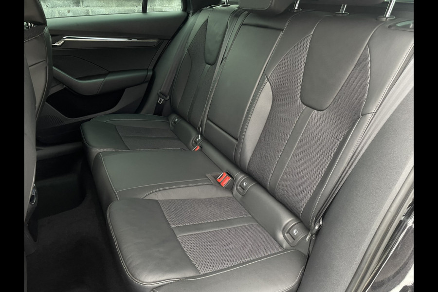 Škoda Octavia Combi 1.4 TSI iV PHEV Sportline Business | Head-Up | Carplay | LED | Sfeerverl. Camera | Memory