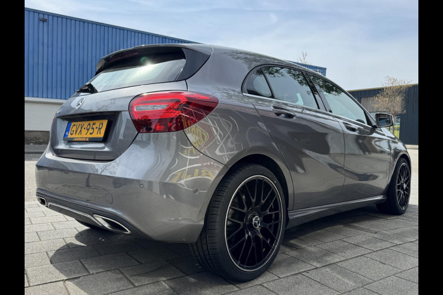Mercedes-Benz A-Klasse 180 BlueEfficiency URBAN - Navigatie I Airco I PDC I Sport interieur & 19 inch Velgen I Dealer onderhouden