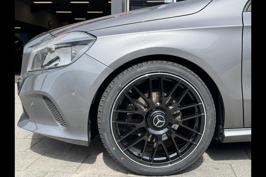 Mercedes-Benz A-Klasse 180 BlueEfficiency URBAN - Navigatie I Airco I PDC I Sport interieur & 19 inch Velgen I Dealer onderhouden