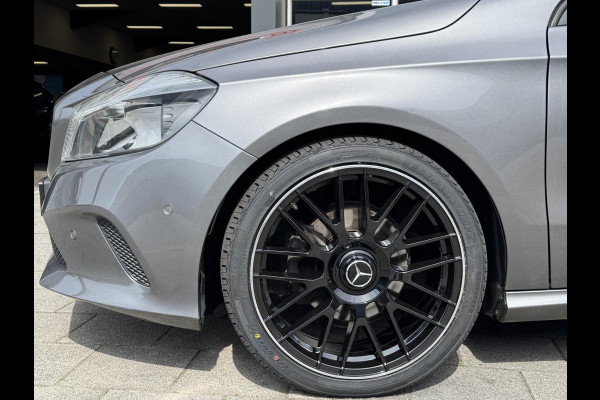 Mercedes-Benz A-Klasse 180 BlueEfficiency URBAN - Navigatie I Airco I PDC I Sport interieur & 19 inch Velgen I Dealer onderhouden