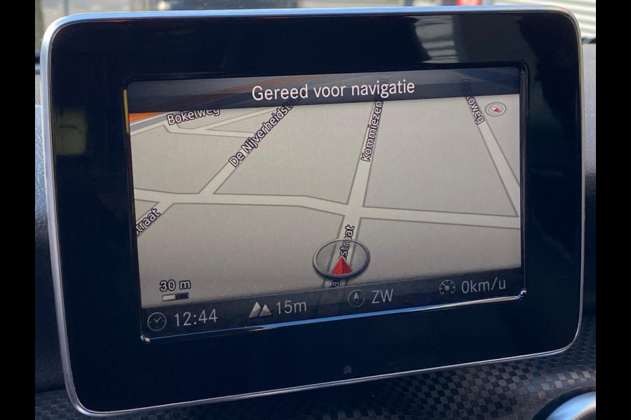 Mercedes-Benz A-Klasse 180 BlueEfficiency URBAN - Navigatie I Airco I PDC I Sport interieur & 19 inch Velgen I Dealer onderhouden