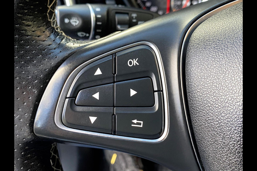 Mercedes-Benz A-Klasse 180 BlueEfficiency URBAN - Navigatie I Airco I PDC I Sport interieur & 19 inch Velgen I Dealer onderhouden