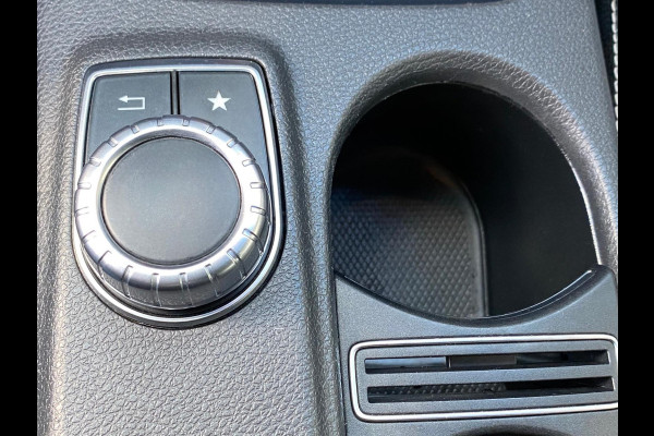 Mercedes-Benz A-Klasse 180 BlueEfficiency URBAN - Navigatie I Airco I PDC I Sport interieur & 19 inch Velgen I Dealer onderhouden