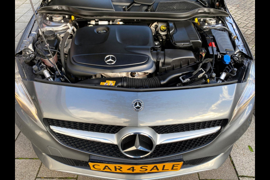 Mercedes-Benz A-Klasse 180 BlueEfficiency URBAN - Navigatie I Airco I PDC I Sport interieur & 19 inch Velgen I Dealer onderhouden