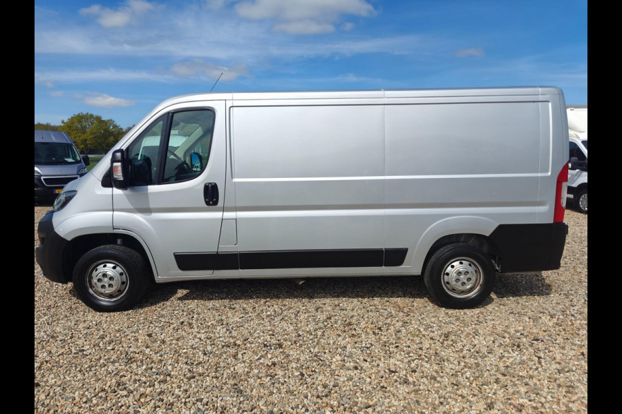 Peugeot Boxer 333 2.2 BlueHDi 140 PK L2H1 Premium , 1e eig. Euro 6 , Navi , cruise , in pracht staat.