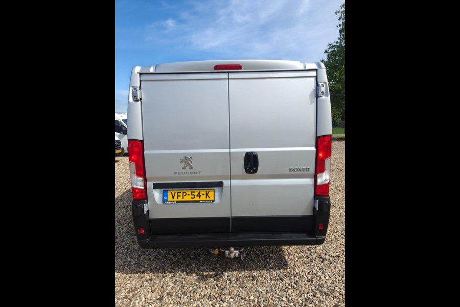 Peugeot Boxer 333 2.2 BlueHDi 140 PK L2H1 Premium , 1e eig. Euro 6 , Navi , cruise , in pracht staat.