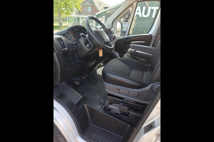 Peugeot Boxer 333 2.2 BlueHDi 140 PK L2H1 Premium , 1e eig. Euro 6 , Navi , cruise , in pracht staat.