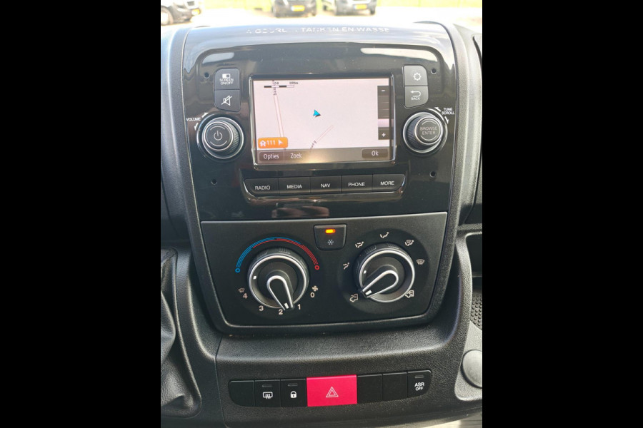 Peugeot Boxer 333 2.2 BlueHDi 140 PK L2H1 Premium , 1e eig. Euro 6 , Navi , cruise , in pracht staat.