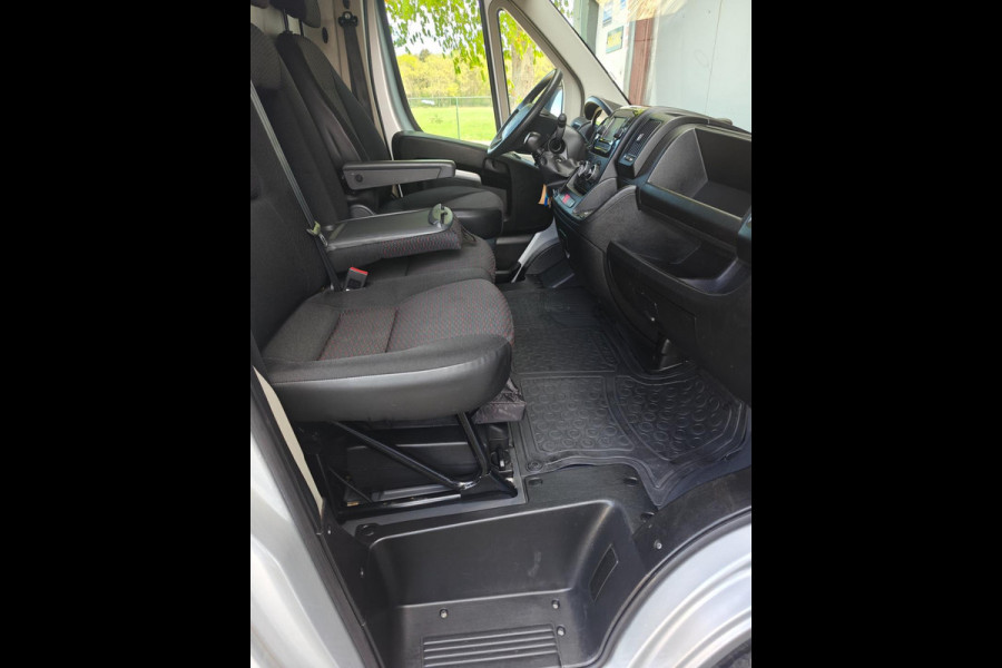 Peugeot Boxer 333 2.2 BlueHDi 140 PK L2H1 Premium , 1e eig. Euro 6 , Navi , cruise , in pracht staat.