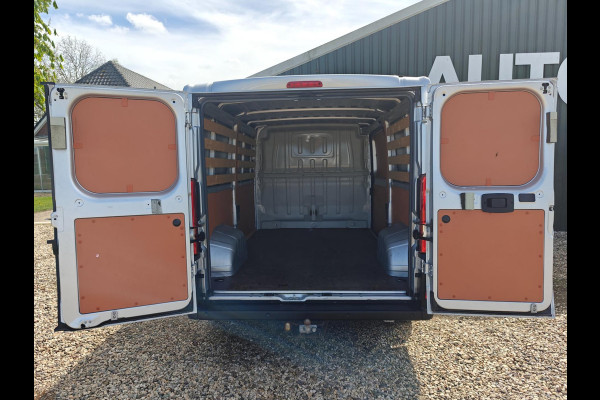 Peugeot Boxer 333 2.2 BlueHDi 140 PK L2H1 Premium , 1e eig. Euro 6 , Navi , cruise , in pracht staat.