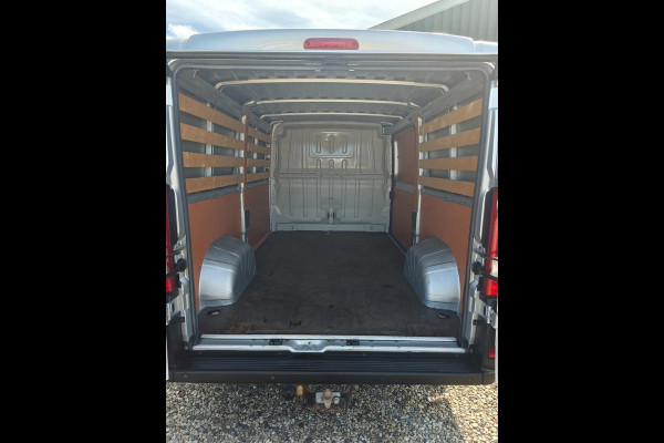Peugeot Boxer 333 2.2 BlueHDi 140 PK L2H1 Premium , 1e eig. Euro 6 , Navi , cruise , in pracht staat.