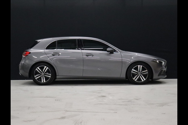 Mercedes-Benz A-Klasse 160 Luxury [SFEERVERLICHTING, VOL LEDER, CAMERA, STOELVERWARMING, PDC V+A, NAVIGATIE, CLIMATE, CRUISE, NIEUWSTAAT]