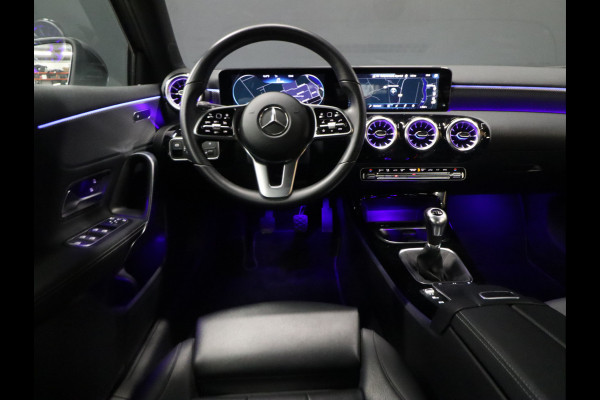 Mercedes-Benz A-Klasse 160 Luxury [SFEERVERLICHTING, VOL LEDER, CAMERA, STOELVERWARMING, PDC V+A, NAVIGATIE, CLIMATE, CRUISE, NIEUWSTAAT]