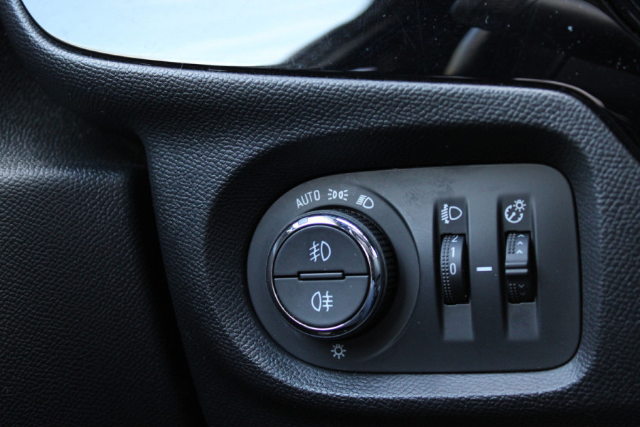 Opel Corsa 1.2 GS Line | Navigatie | Camera | Privacy Glass | Dealer ond.
