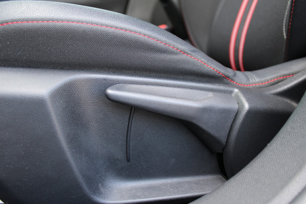 Opel Corsa 1.2 GS Line | Navigatie | Camera | Privacy Glass | Dealer ond.