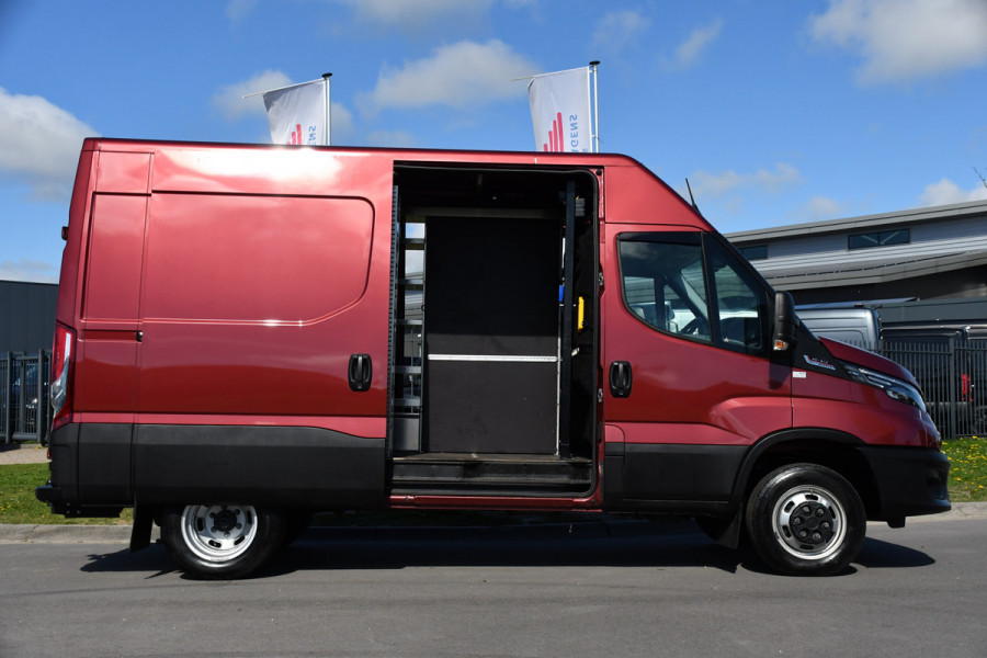 Iveco 40C 210 3.0L L2H2 Luchtvering Air Pro Full Options! Dubbellucht, Adaptieve Cruise, Camera, 3500KG Trekhaak, 2 x Schuifdeur, Clima, 210PK, Kasten wanden, Uniek! Dubbel lucht, DL