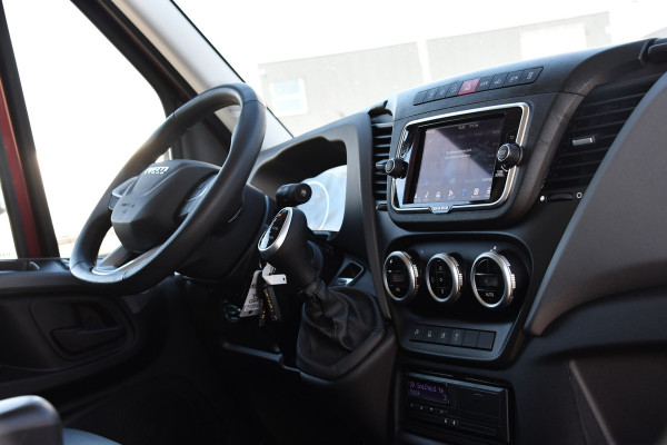 Iveco 40C 210 3.0L L2H2 Luchtvering Air Pro Full Options! Dubbellucht, Adaptieve Cruise, Camera, 3500KG Trekhaak, 2 x Schuifdeur, Clima, 210PK, Kasten wanden, Uniek! Dubbel lucht, DL