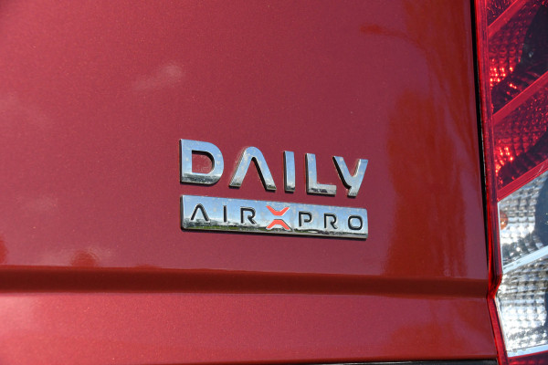 Iveco 40C 210 3.0L L2H2 Luchtvering Air Pro Full Options! Dubbellucht, Adaptieve Cruise, Camera, 3500KG Trekhaak, 2 x Schuifdeur, Clima, 210PK, Kasten wanden, Uniek! Dubbel lucht, DL