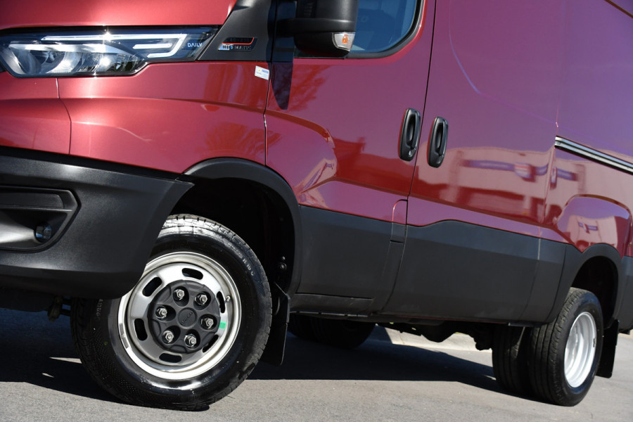 Iveco 40C 210 3.0L L2H2 Luchtvering Air Pro Full Options! Dubbellucht, Adaptieve Cruise, Camera, 3500KG Trekhaak, 2 x Schuifdeur, Clima, 210PK, Kasten wanden, Uniek! Dubbel lucht, DL