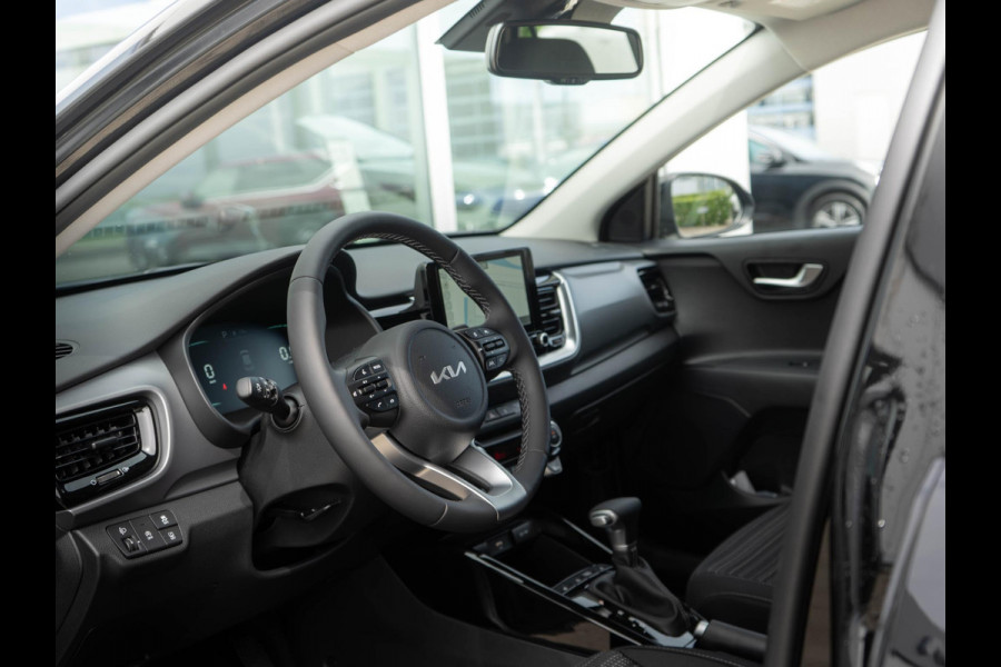 Kia Stonic 1.0 T-GDi MHEV DynamicPlusLine ANWB Private Lease v.a € 379,- | Op voorraad | Stoel-/Stuurverwarming | LED | Navigatie | Climate Control | PDC |