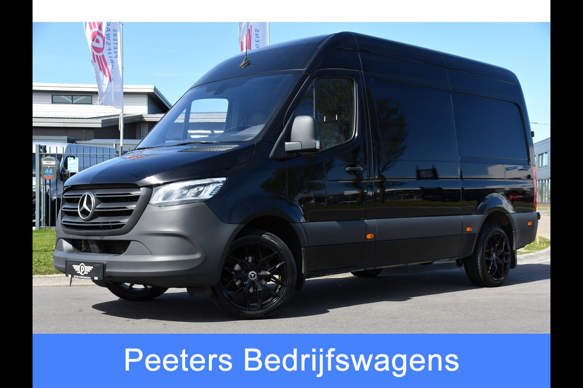 Mercedes-Benz Sprinter 317 1.9 CDI L2H2 RWD Black Edition Cruise, Camera, Carplay, LED, 10,5'' Mbux, Trekhaak, 2 x geveerde stoel, Leder, Stoelverwarming, Uniek! Mercedes-Benz Sprinter 317 1.9 CDI L2H2 RWD Black Edition Cruise, Camera, Carplay, LED, 10,5'' Mbux, Trekhaak, 2 x geveerde stoel, Leder, Stoelverwarming, Uniek!