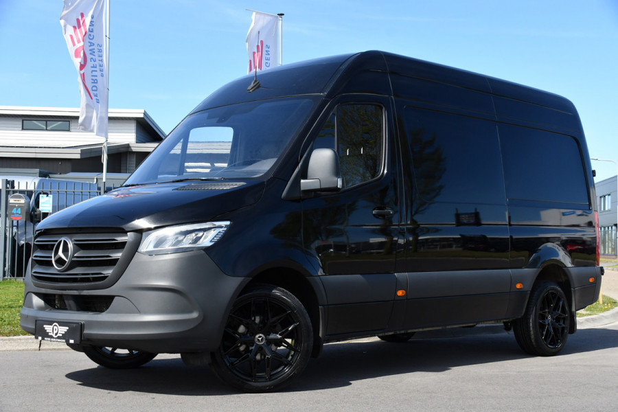 Mercedes-Benz Sprinter 317 1.9 CDI L2H2 RWD Black Edition Cruise, Camera, Carplay, LED, 10,5'' Mbux, Trekhaak, 2 x geveerde stoel, Leder, Stoelverwarming, Uniek!