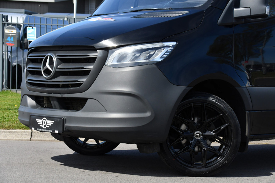 Mercedes-Benz Sprinter 317 1.9 CDI L2H2 RWD Black Edition Cruise, Camera, Carplay, LED, 10,5'' Mbux, Trekhaak, 2 x geveerde stoel, Leder, Stoelverwarming, Uniek!