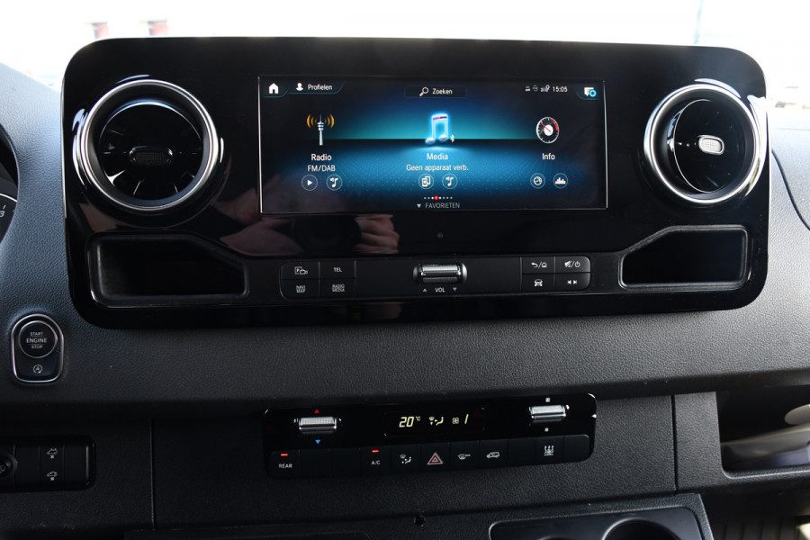 Mercedes-Benz Sprinter 317 1.9 CDI L2H2 RWD Black Edition Cruise, Camera, Carplay, LED, 10,5'' Mbux, Trekhaak, 2 x geveerde stoel, Leder, Stoelverwarming, Uniek!