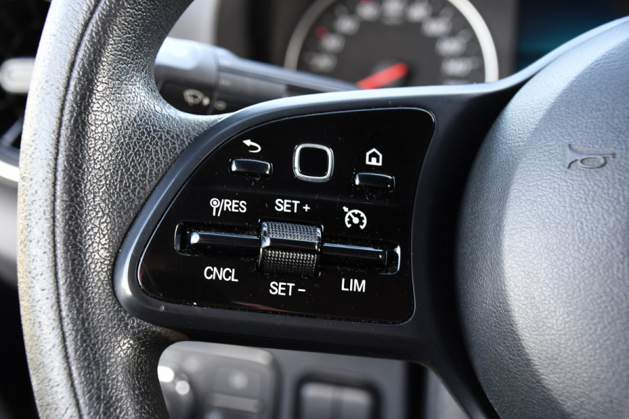 Mercedes-Benz Sprinter 317 1.9 CDI L2H2 RWD Black Edition Cruise, Camera, Carplay, LED, 10,5'' Mbux, Trekhaak, 2 x geveerde stoel, Leder, Stoelverwarming, Uniek!