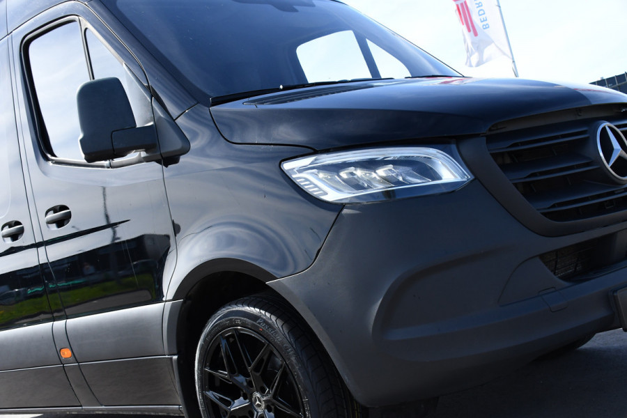 Mercedes-Benz Sprinter 317 1.9 CDI L2H2 RWD Black Edition Cruise, Camera, Carplay, LED, 10,5'' Mbux, Trekhaak, 2 x geveerde stoel, Leder, Stoelverwarming, Uniek!