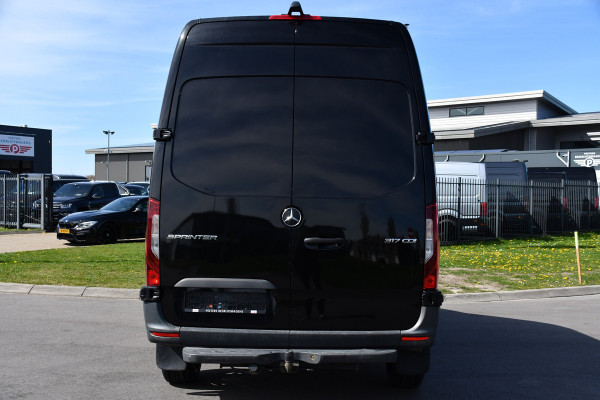 Mercedes-Benz Sprinter 317 1.9 CDI L2H2 RWD Black Edition Cruise, Camera, Carplay, LED, 10,5'' Mbux, Trekhaak, 2 x geveerde stoel, Leder, Stoelverwarming, Uniek!